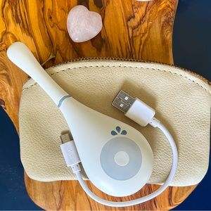 Daysy 2.0 Fertility Tracker Thermometer with Charger Cord